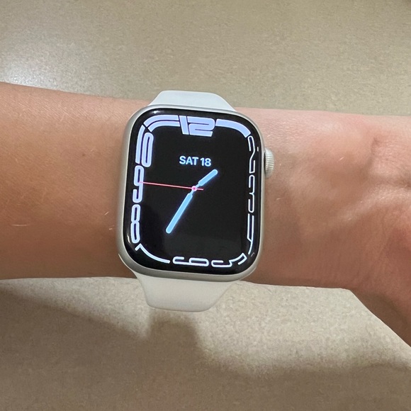 Apple Watch Series 7 GPS 41mm, Starlight - Picture 6 of 8